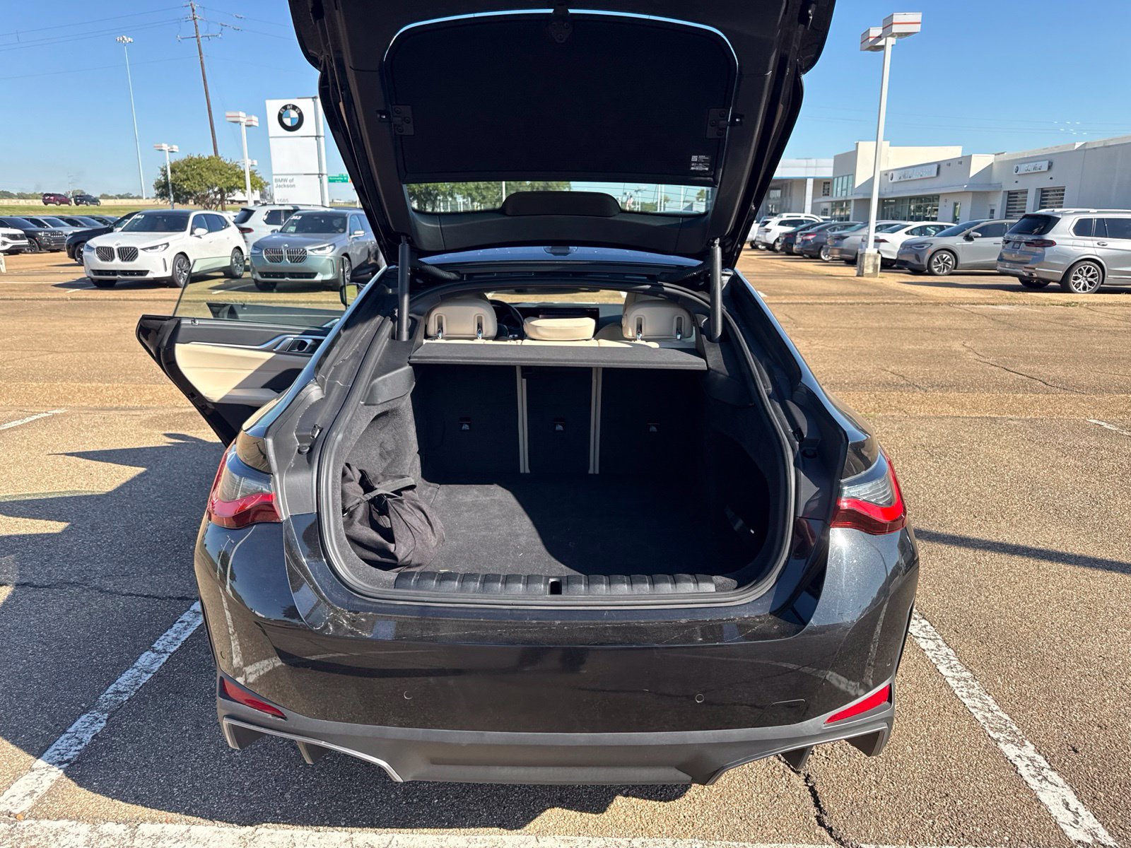 Certified 2024 BMW i4 eDrive40 w/ Premium Package RWD image 9