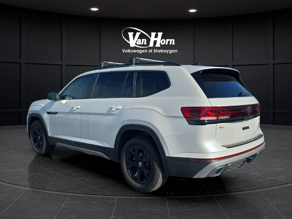 Used 2024 Volkswagen Atlas Peak Edition SEL AWD/4WD image 5