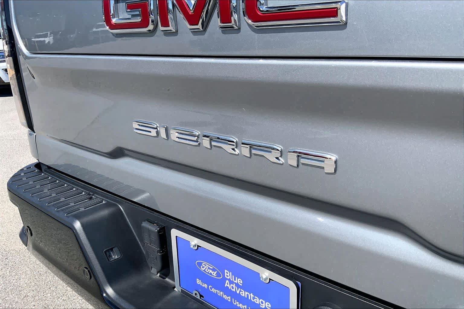 Used 2025 GMC Sierra 2500 AT4X AWD/4WD image 31