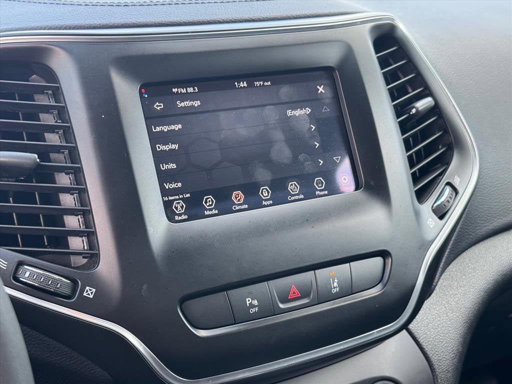 Used 2021 Jeep Cherokee Latitude Plus AWD/4WD image 27
