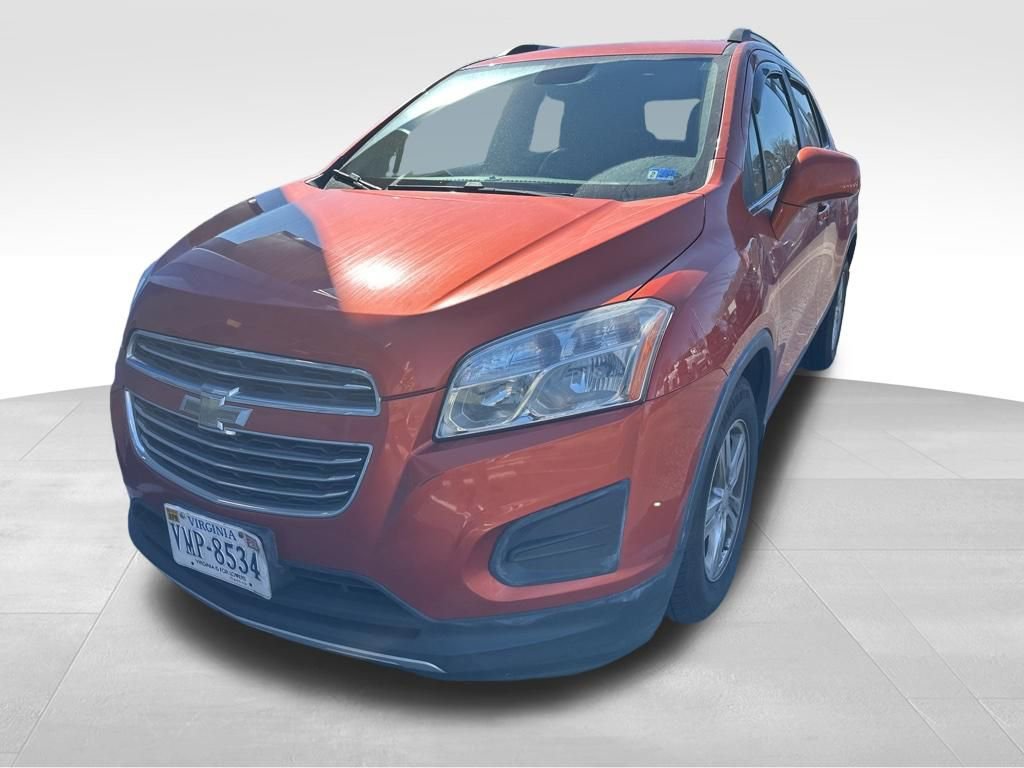 Used 2015 Chevrolet Trax LT w/ LT Sun and Sound Package image 2