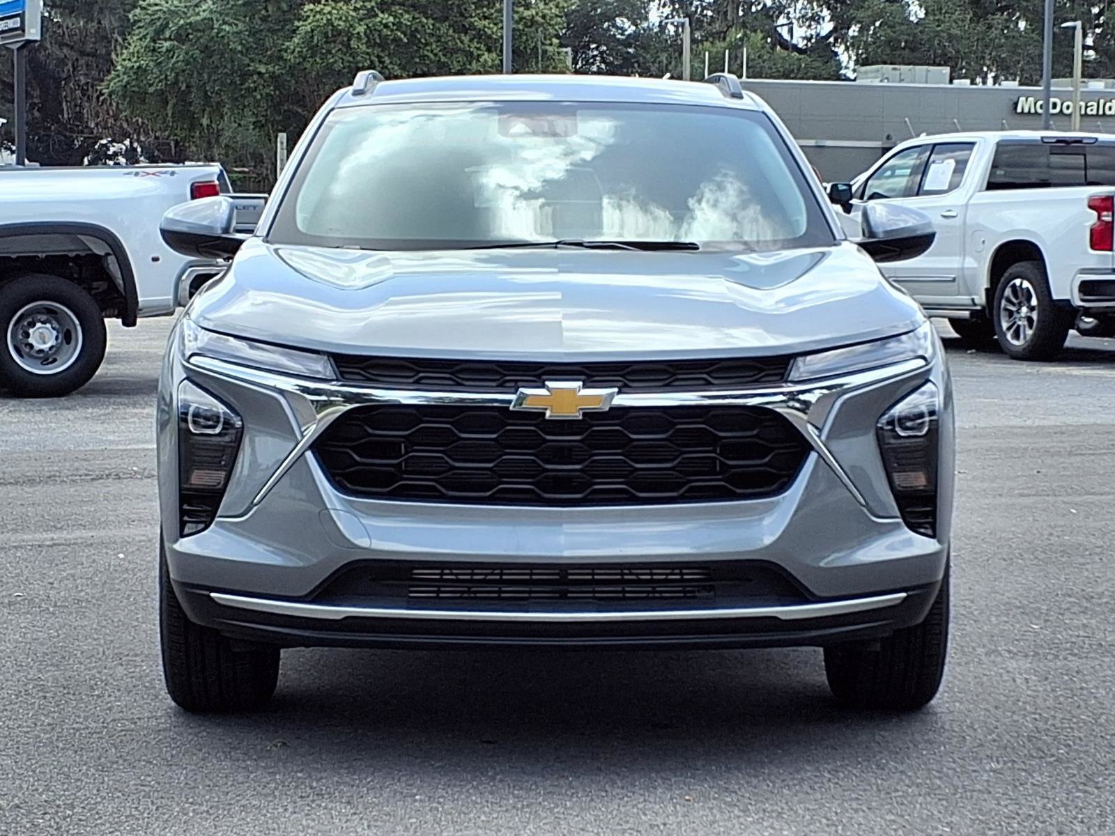 New 2026 Chevrolet Trax LT FWD image 2