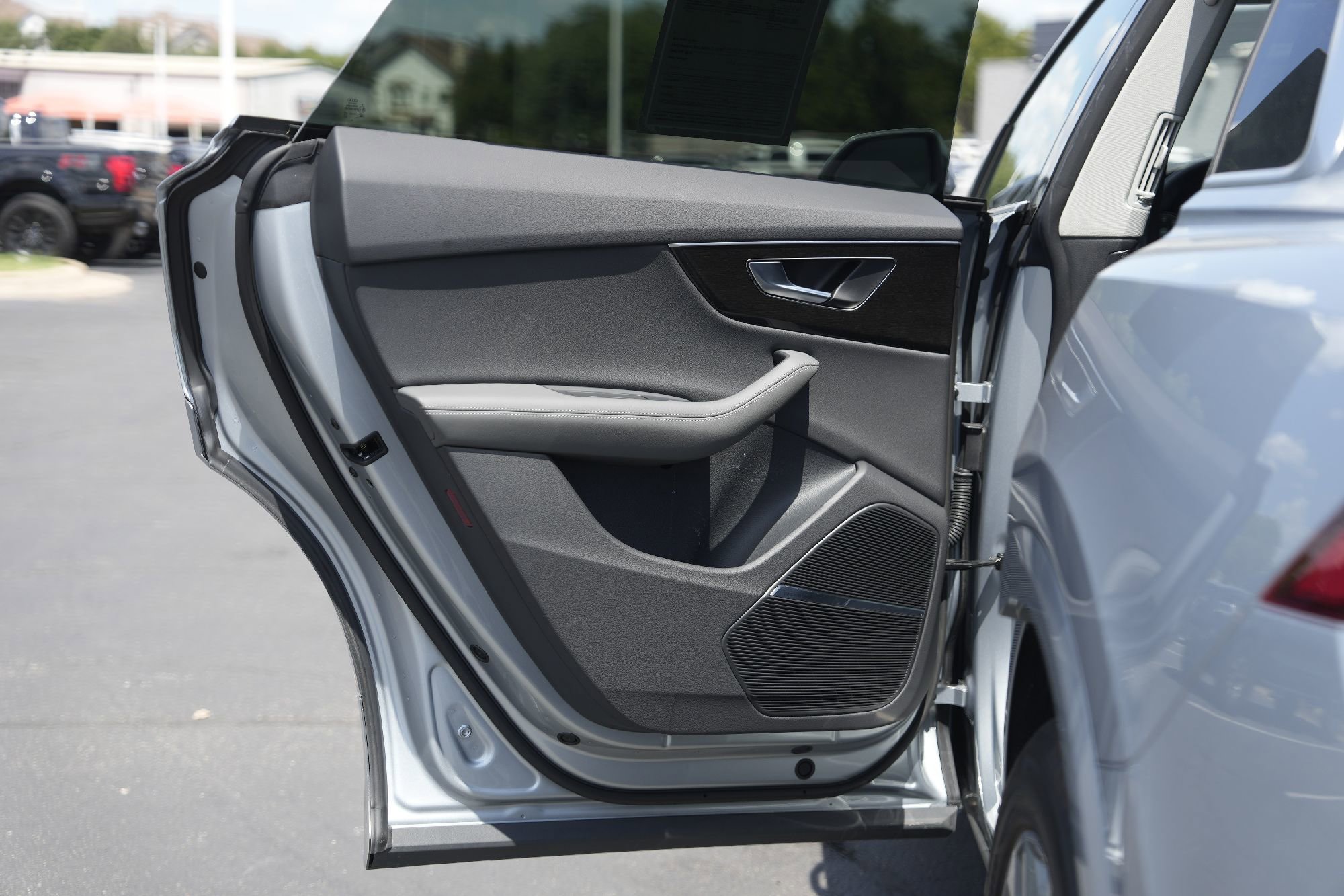 Certified 2025 Audi Q8 Premium Plus w/ Premium Plus Package image 30