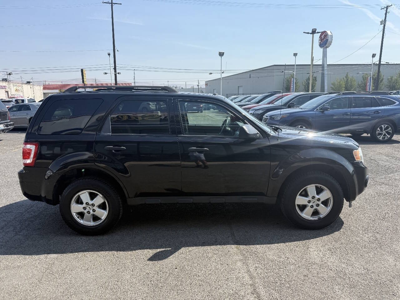 Used 2011 Ford Escape XLT w/ 201A Rapid Spec Order Code AWD/4WD image 2