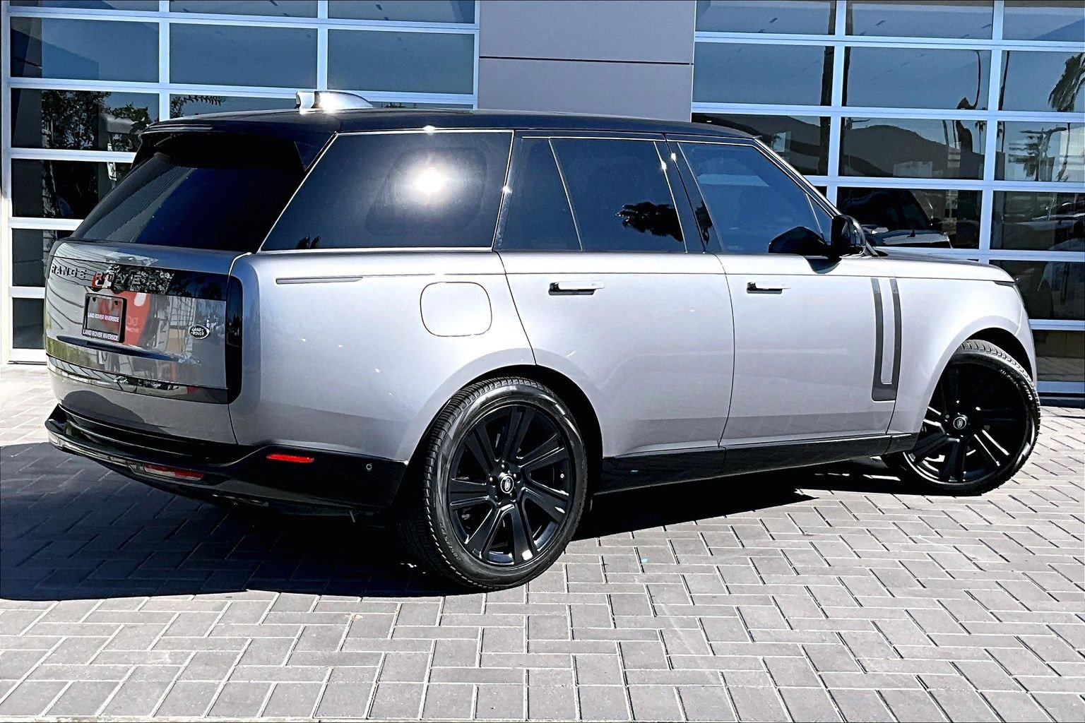 Used 2023 Land Rover Range Rover SE image 13