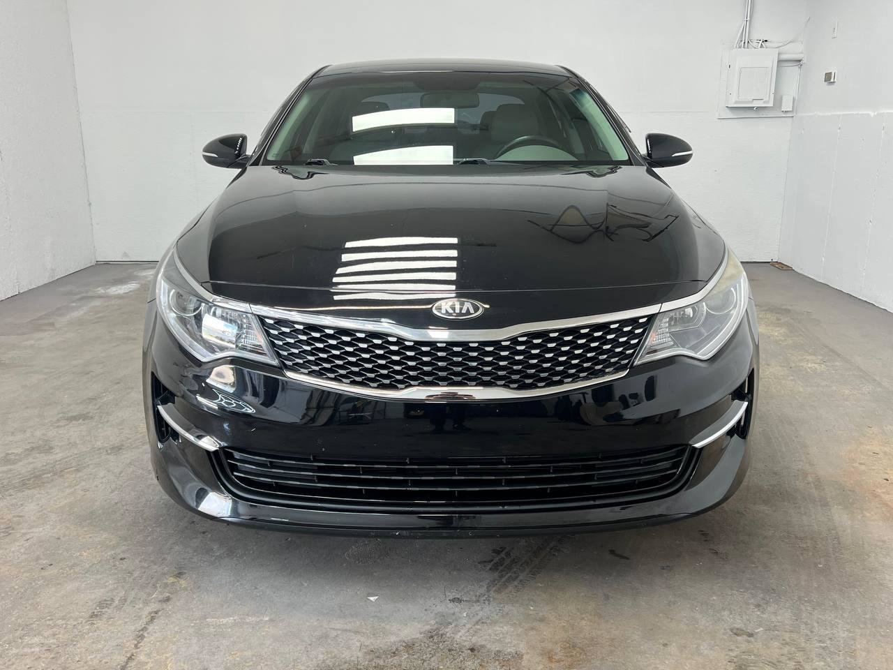 Used 2018 Kia Optima EX FWD image 2