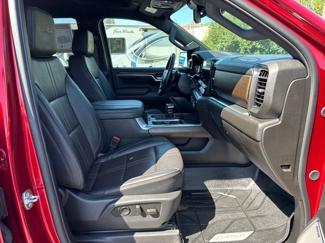 Used 2025 Chevrolet Silverado 1500 High Country AWD/4WD image 29