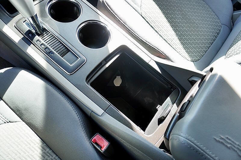 Used 2012 Chevrolet Traverse LT image 32