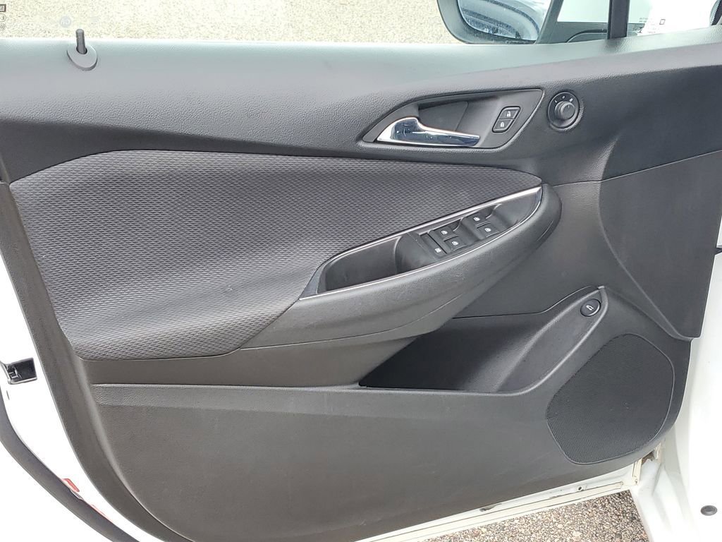 Used 2019 Chevrolet Cruze LT FWD image 19