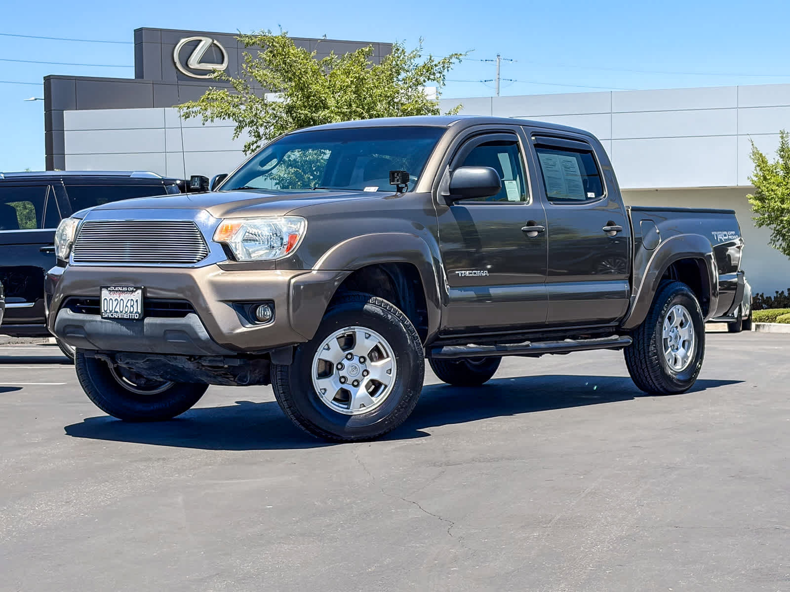 Used 2012 Toyota Tacoma 4x4 Double Cab w/ TRD Off-Road Pkg image 2