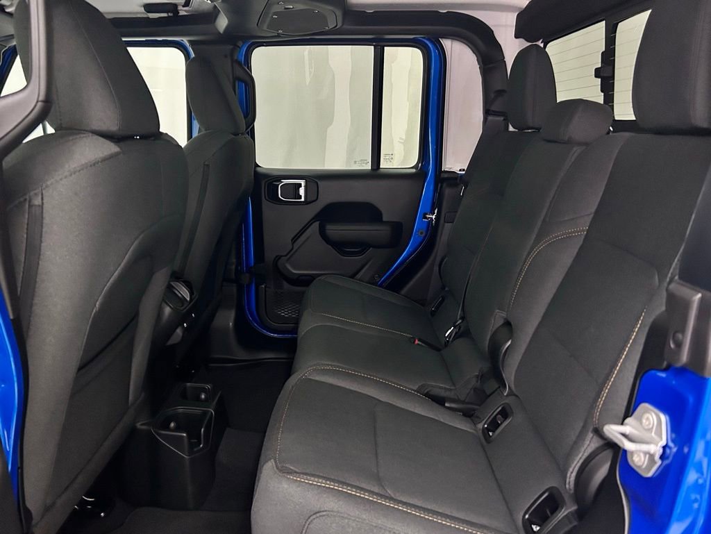 New 2025 Jeep Gladiator Sport image 17