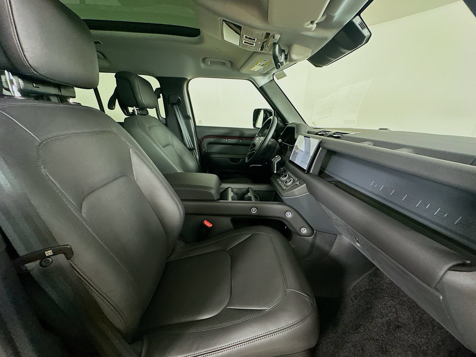 New 2025 Land Rover Defender 130 S AWD/4WD image 42
