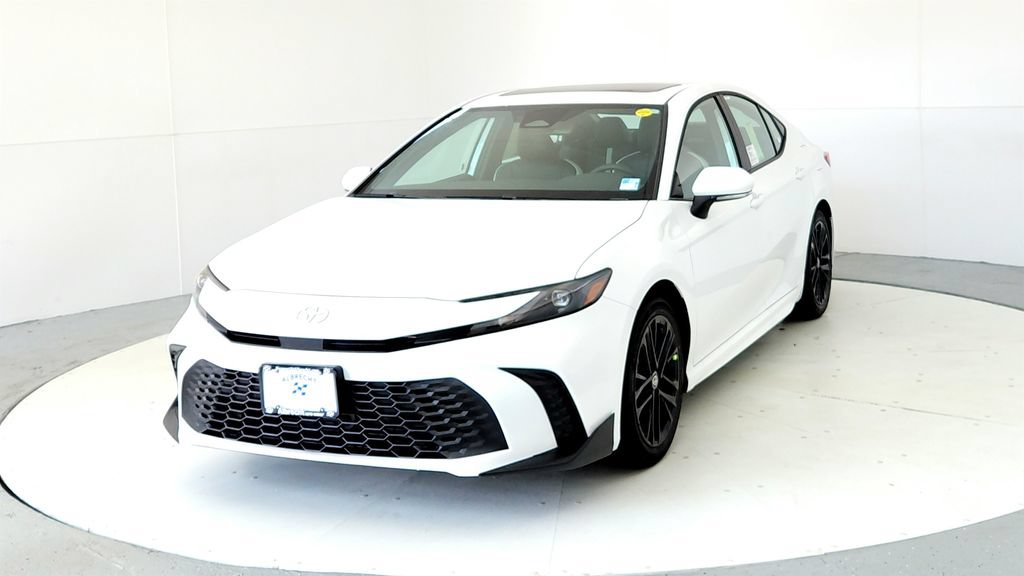 New 2026 Toyota Camry SE FWD image 2