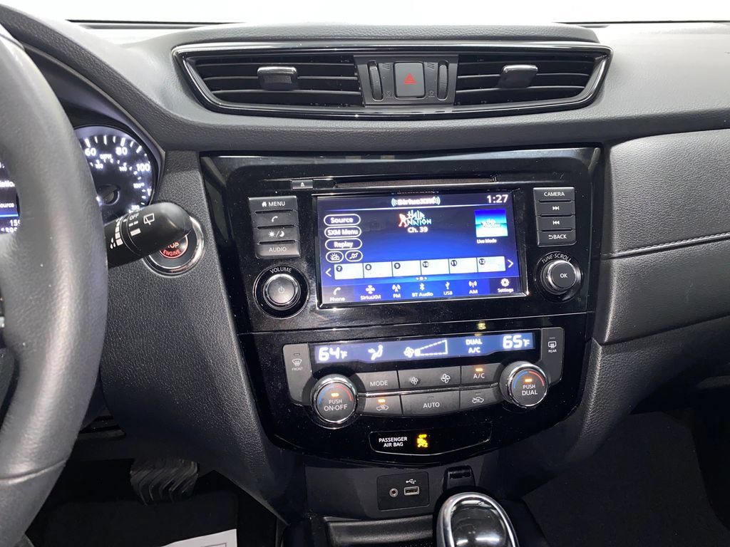 Used 2018 Nissan Rogue SV AWD/4WD image 18
