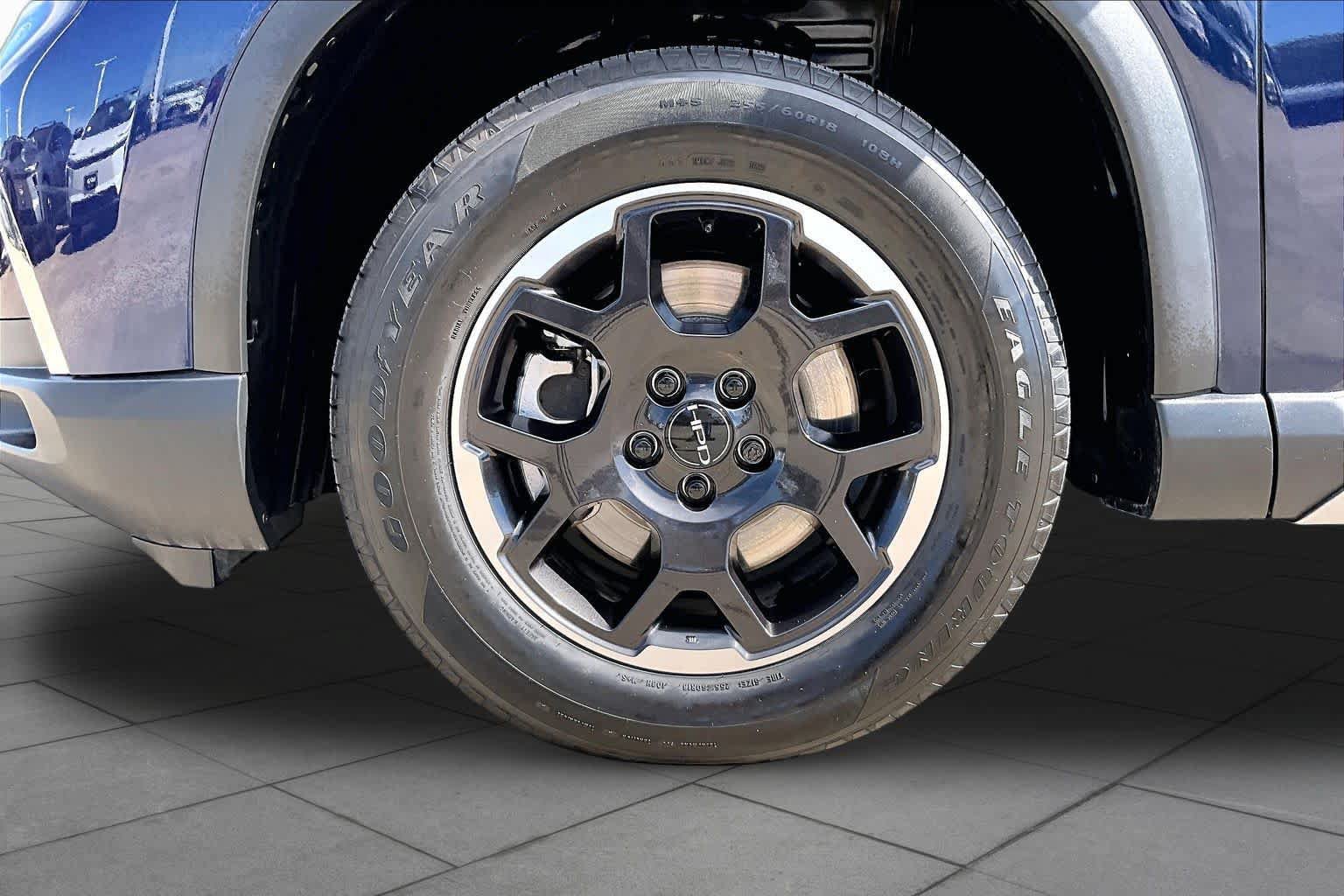 Used 2025 Honda Pilot EX-L image 11
