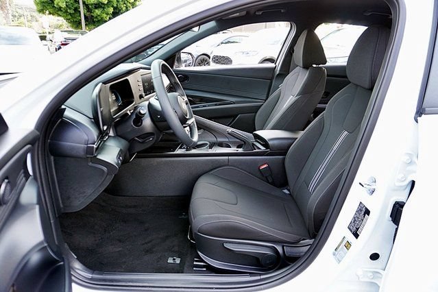 Used 2026 Hyundai Elantra Sport FWD image 13