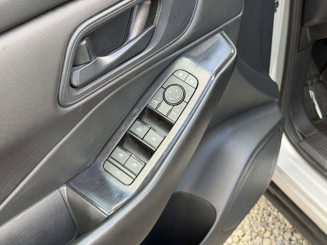 Used 2024 Nissan Rogue S FWD image 16