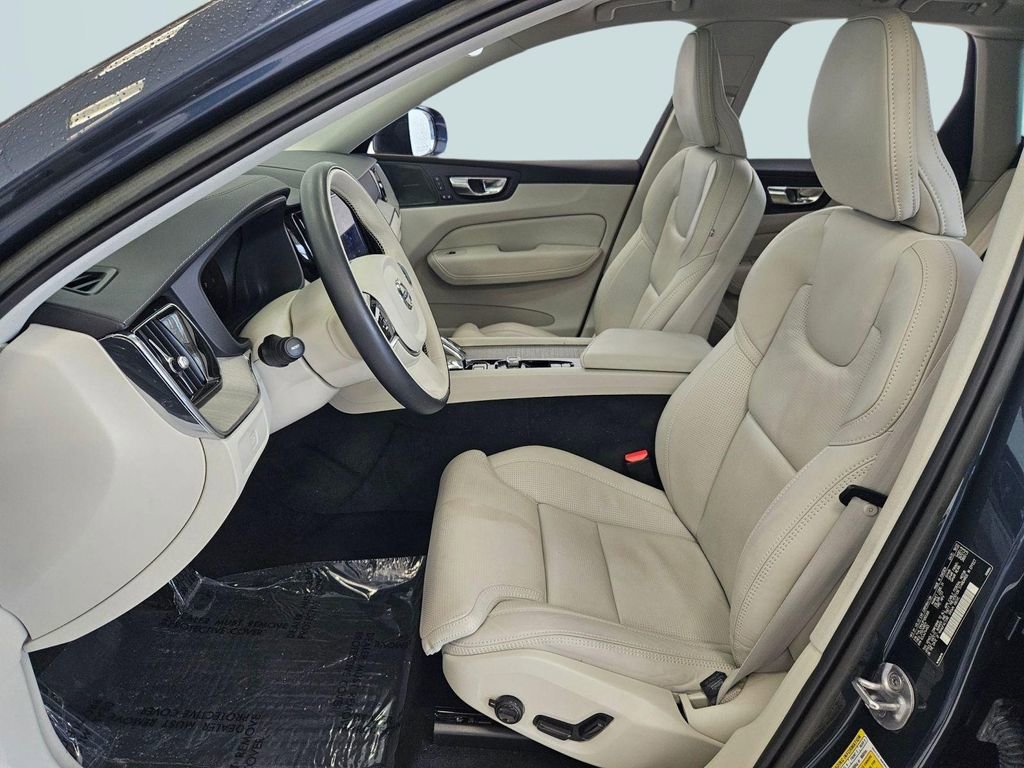 Used 2023 Volvo XC60 B5 Ultimate w/ Climate Package image 23