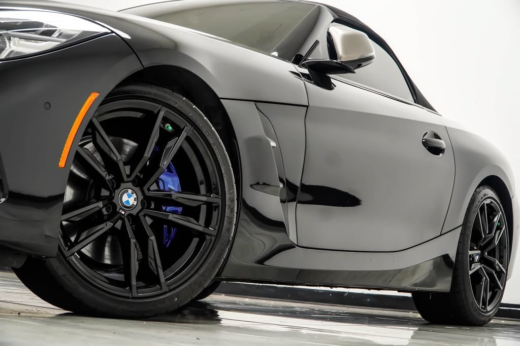 Used 2024 BMW Z4 M40i w/ Premium Package RWD image 3