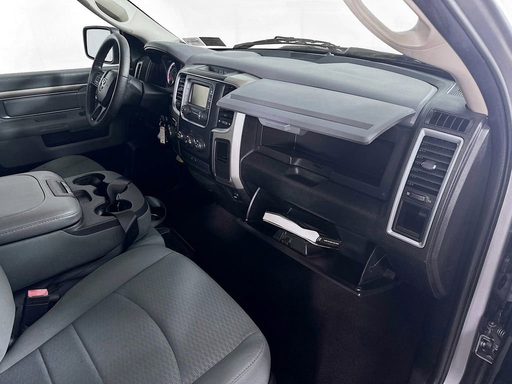 Used 2020 RAM 1500 Classic SLT image 30