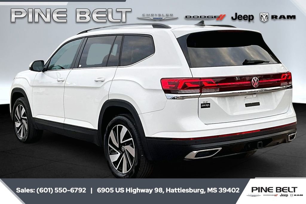 Used 2025 Volkswagen Atlas SE image 2