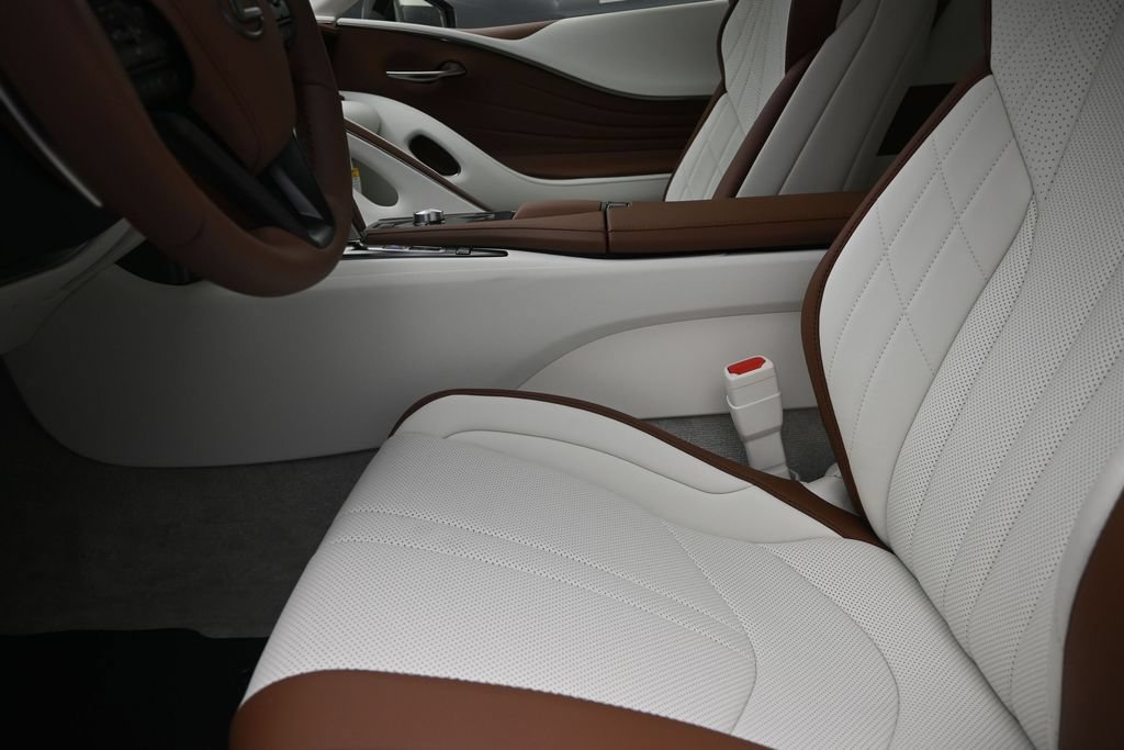 New 2026 Lexus LC 500 Convertible w/ Inspiration Series RWD image 13