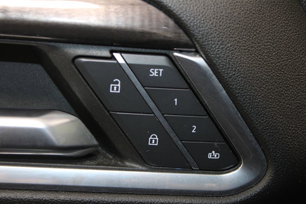 Used 2023 Chevrolet Silverado 1500 LTZ w/ LTZ Premium Package image 41