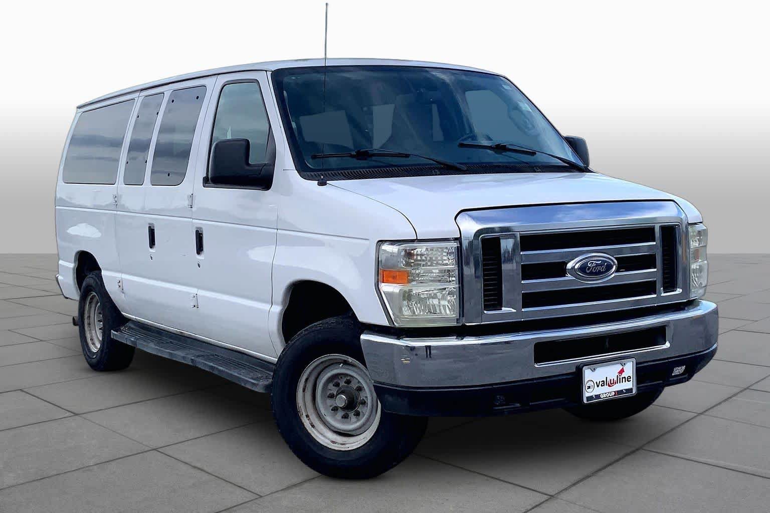 Used 2014 Ford E-350 and Econoline 350 XLT RWD image 3