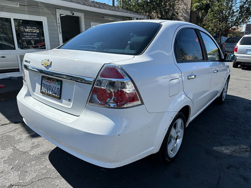 Used 2008 Chevrolet Aveo LT FWD image 5