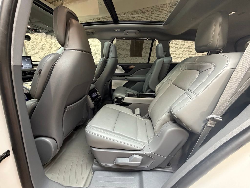 Used 2021 Lincoln Aviator Reserve w/ Equipment Group 201A image 15