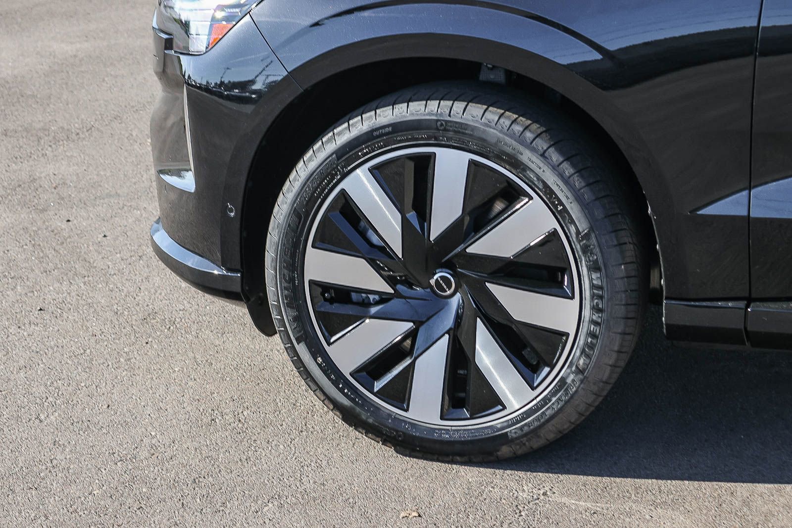 New 2026 Volvo EX90 Plus image 9