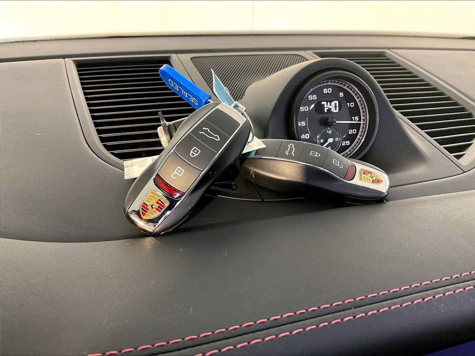 Certified 2023 Porsche Macan Turbo AWD/4WD image 21