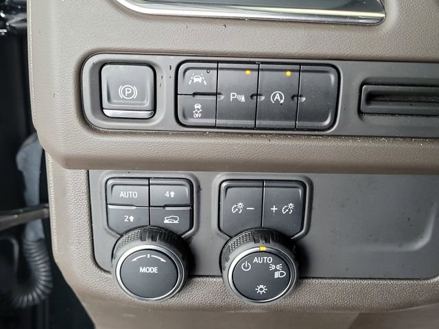 Used 2024 Chevrolet Suburban LT image 15