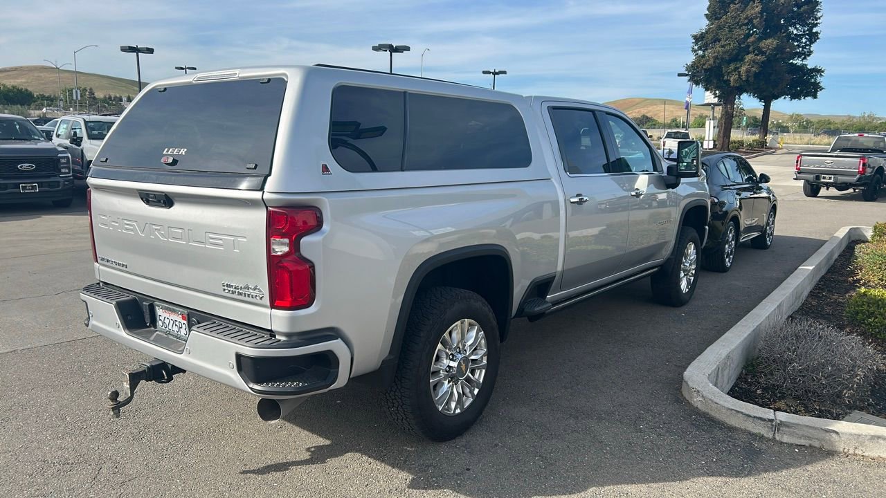 Used 2022 Chevrolet Silverado 2500 High Country w/ Z71 Off-Road Package image 2