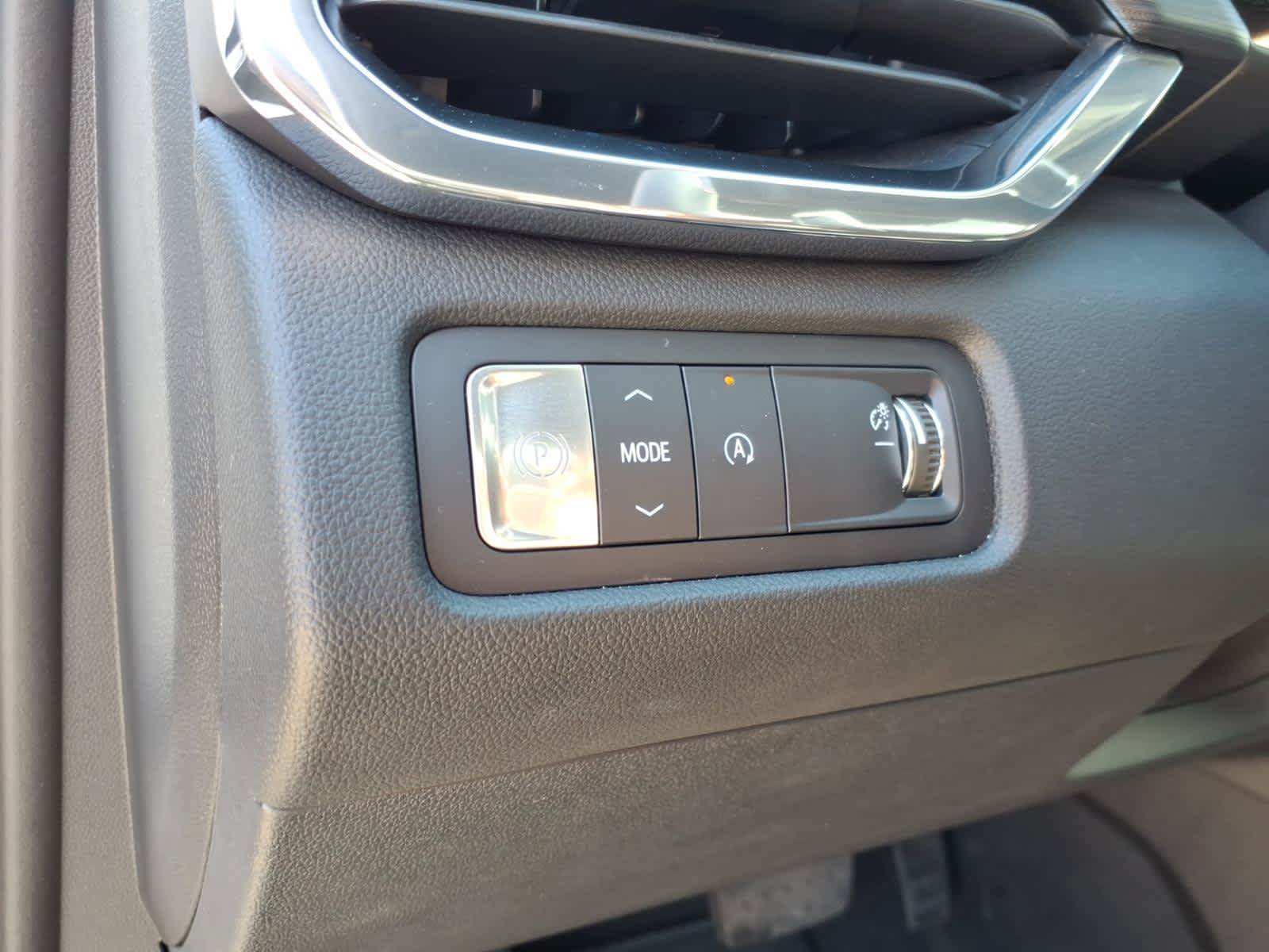 Certified 2025 GMC Acadia Elevation w/ Elevation Premium Package FWD image 7