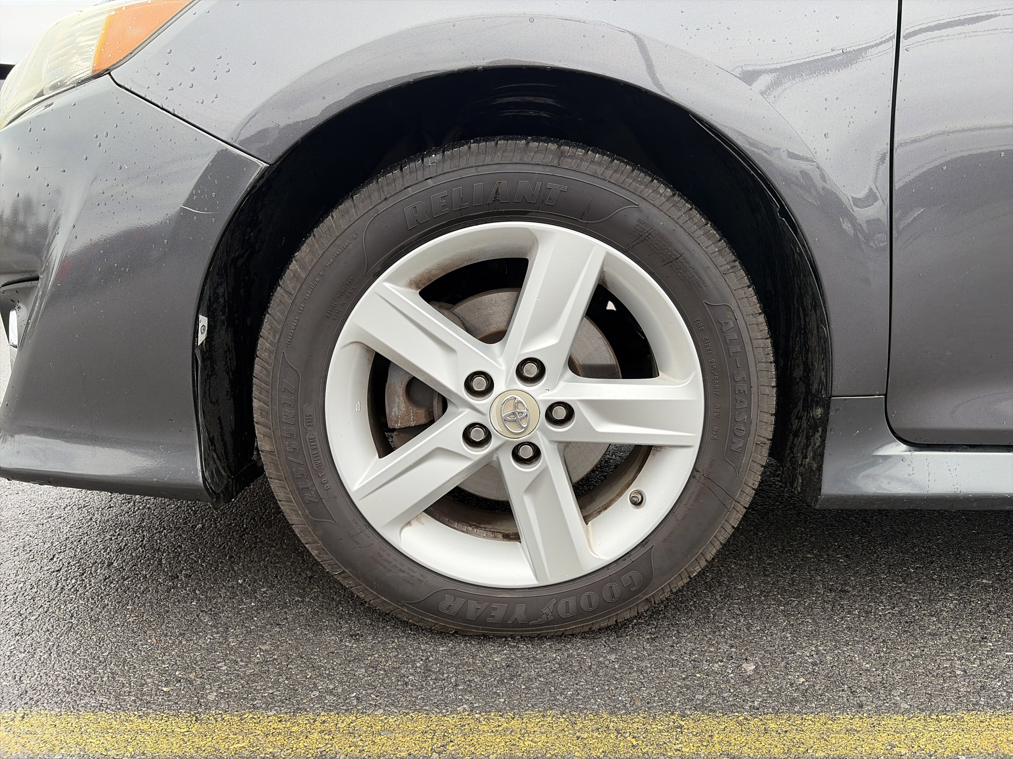 Used 2013 Toyota Camry L image 11