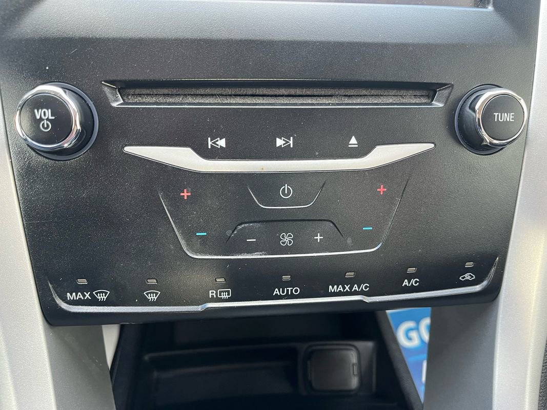 Used 2014 Ford Fusion SE image 12