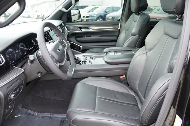 Used 2022 Jeep Wagoneer Series III w/ Premium Group I image 15