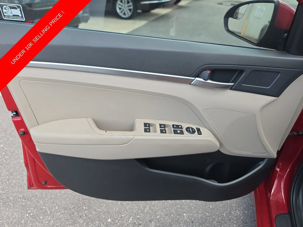 Used 2020 Hyundai Elantra SE w/ Cargo Package (C1) FWD image 16