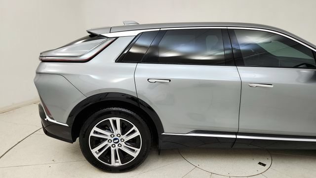 Used 2024 Cadillac Lyriq Tech RWD image 30