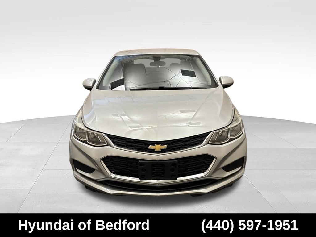 Used 2018 Chevrolet Cruze LS FWD image 2