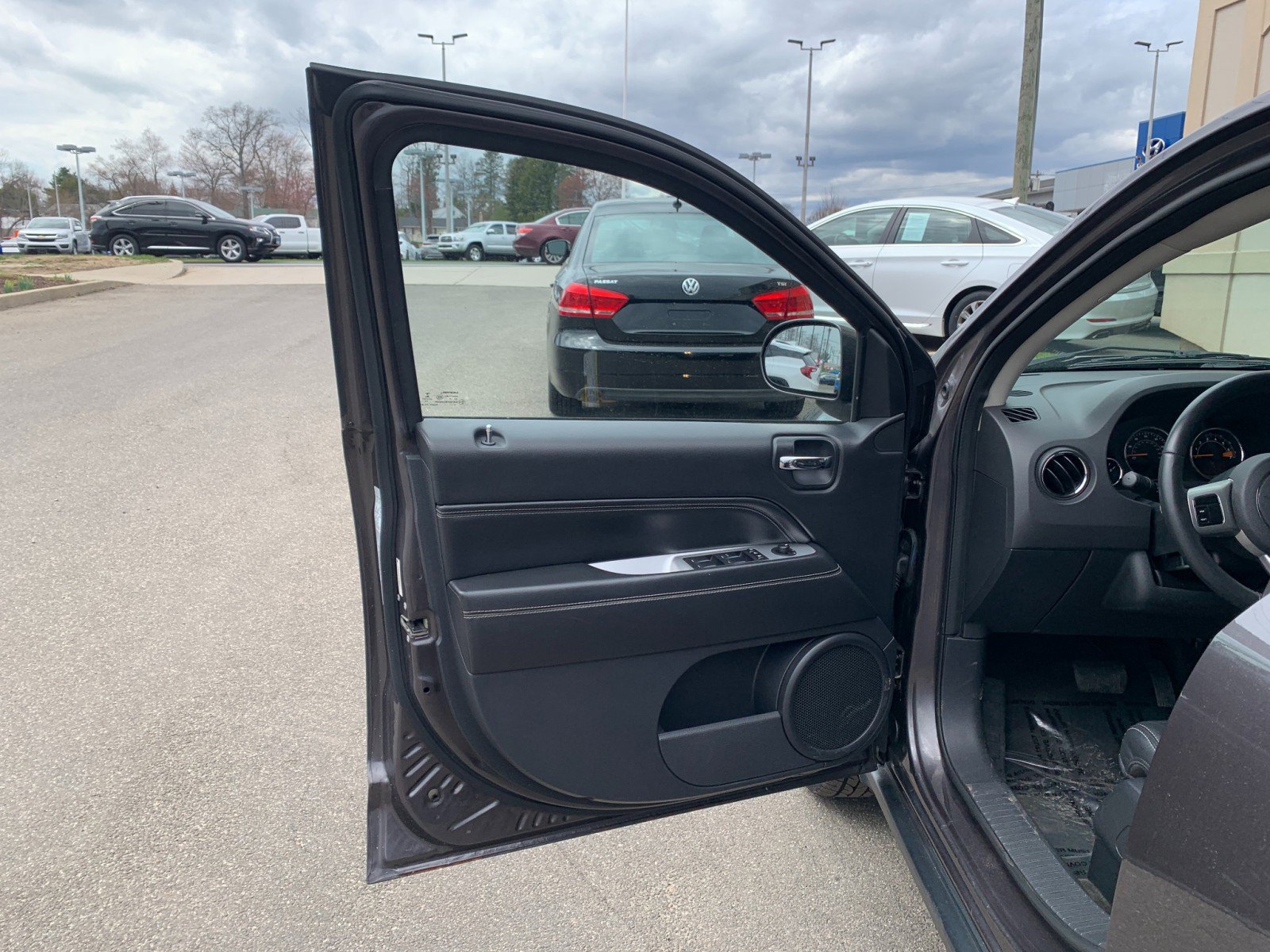 Used 2016 Jeep Compass High Altitude image 12