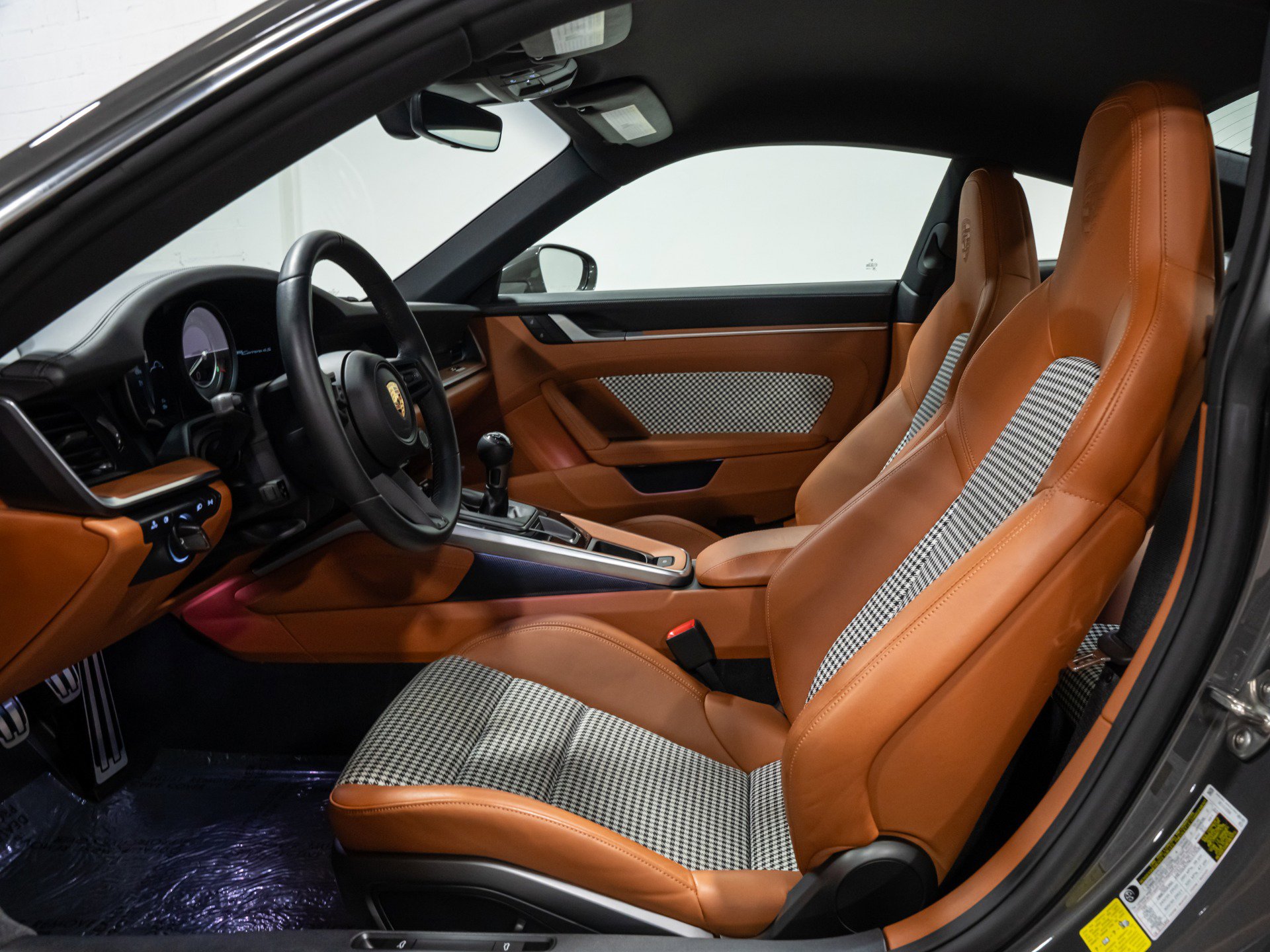 Used 2023 Porsche 911 Carrera 4S image 32