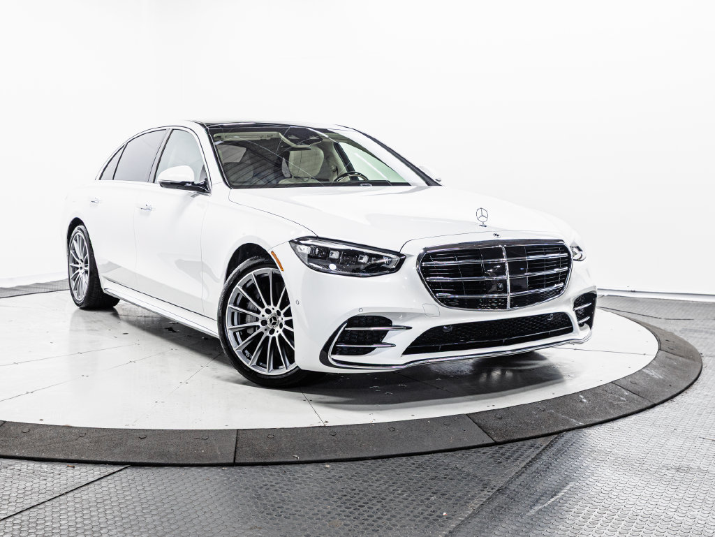 Used 2025 Mercedes-Benz S 580e 4MATIC Sedan image 1