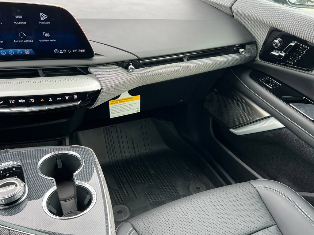 New 2027 Cadillac Optiq Premium Sport w/ LPO, Floor Liner Package AWD/4WD image 25