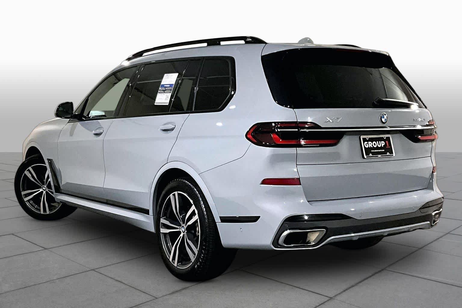 Used 2025 BMW X7 xDrive40i w/ M Sport Package AWD/4WD image 11
