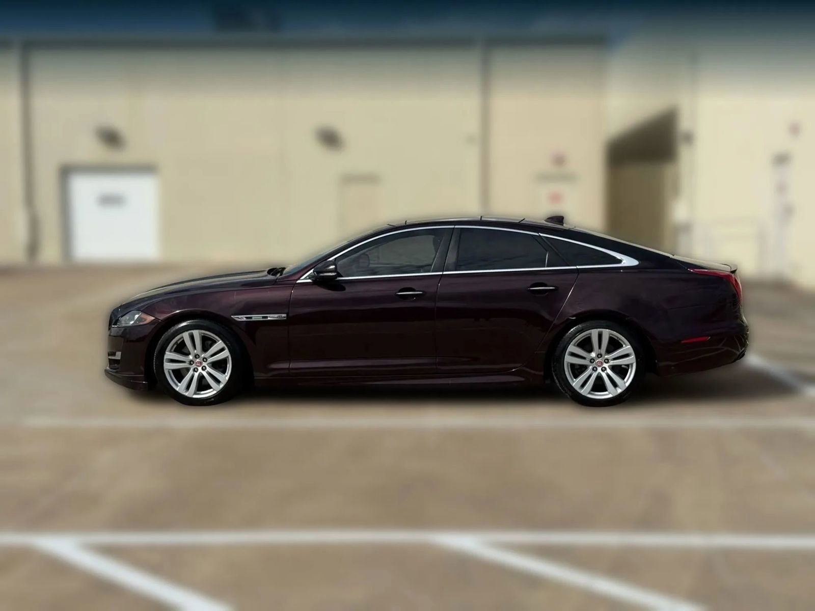 Used 2016 Jaguar XJ R-Sport image 5