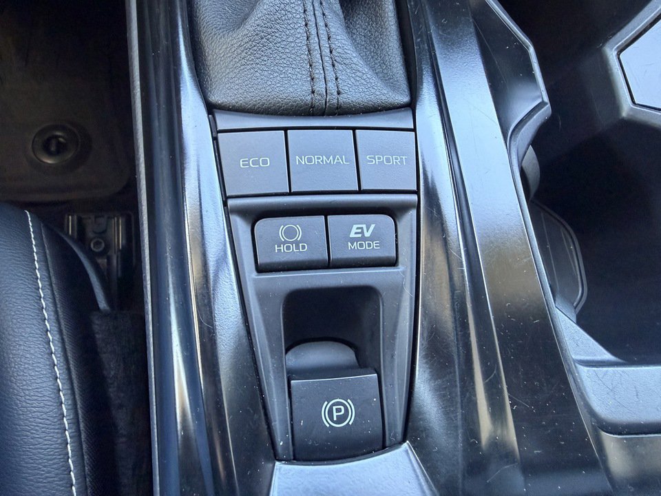 Used 2025 Toyota Camry SE AWD/4WD image 23