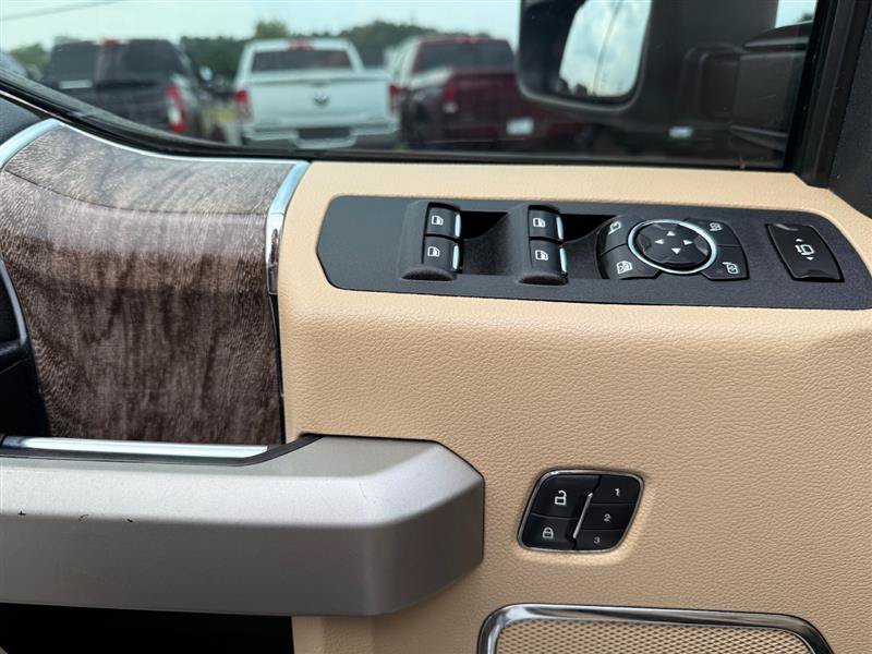 Used 2017 Ford F250 Lariat w/ Lariat Ultimate Package AWD/4WD image 33