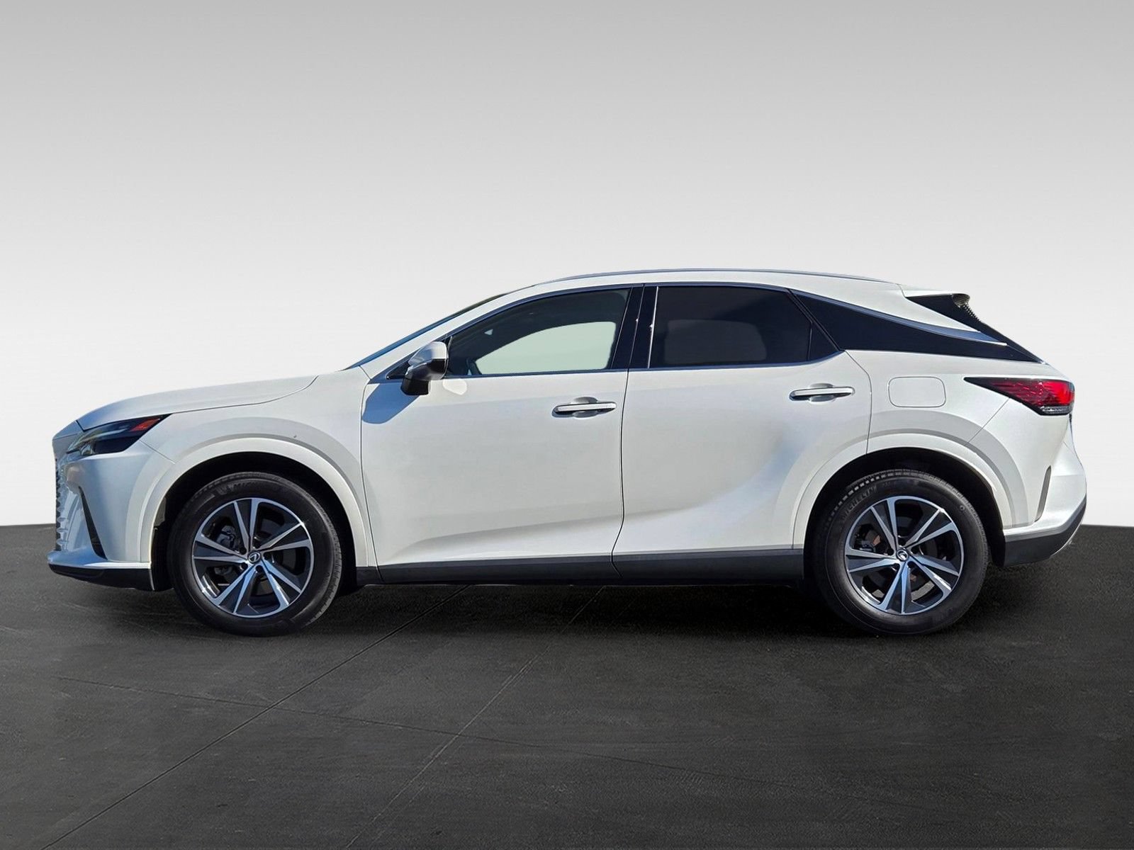 Used 2024 Lexus RX 350 FWD w/ Technology Package image 7